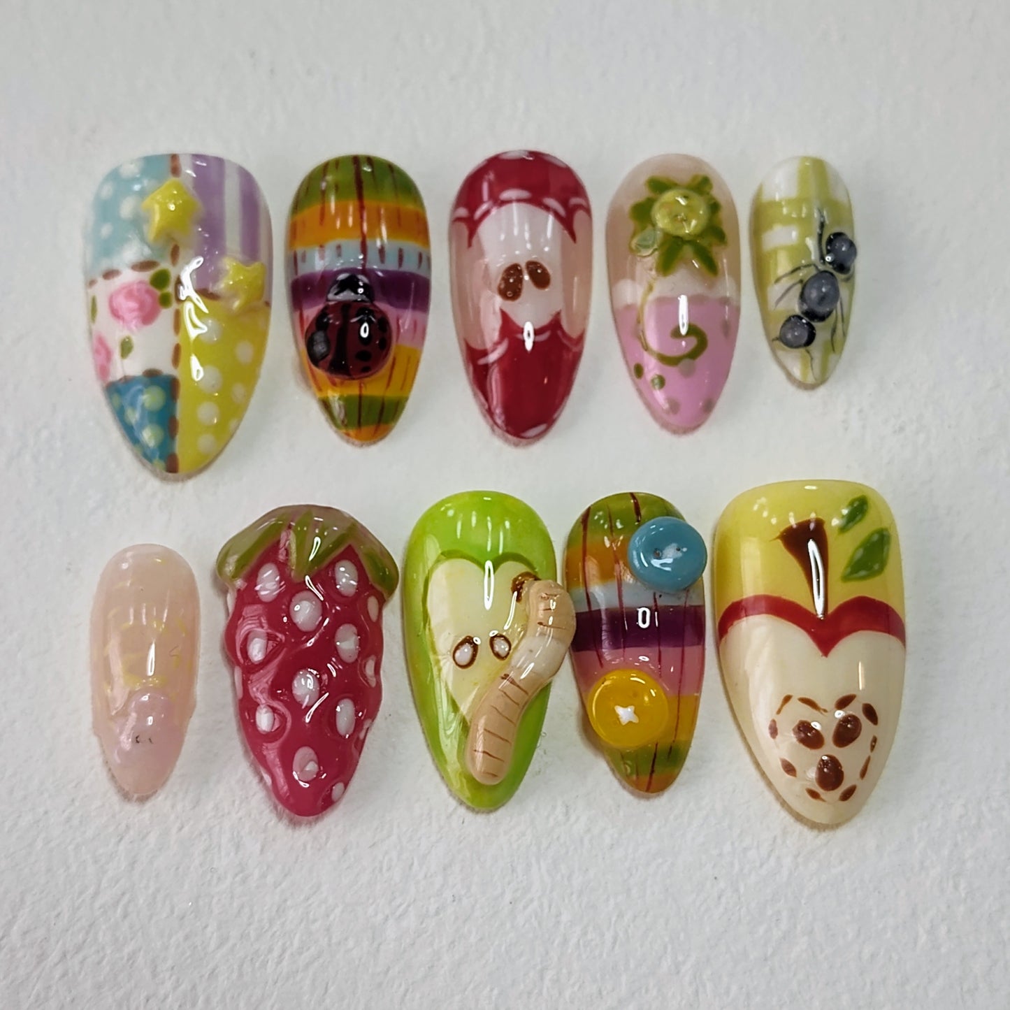 Apples & Buttons Press Ons 🍎🪱