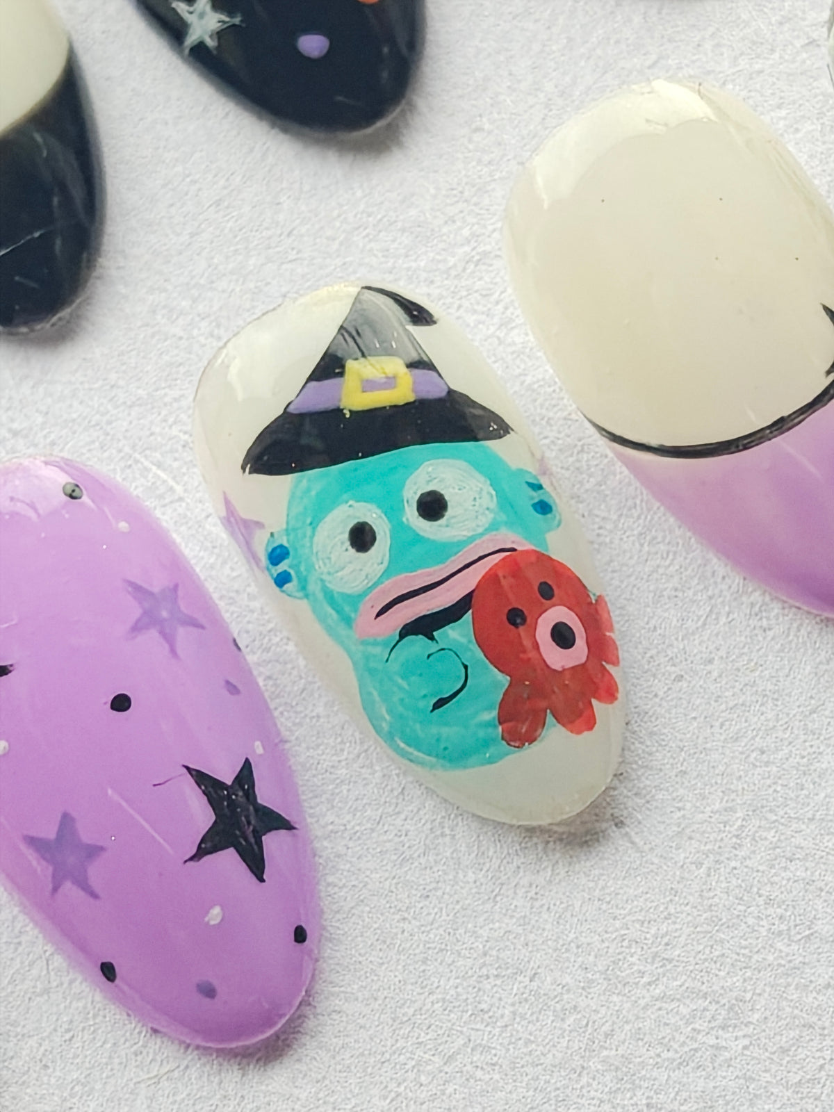 " Ghostie Haang" Press ons