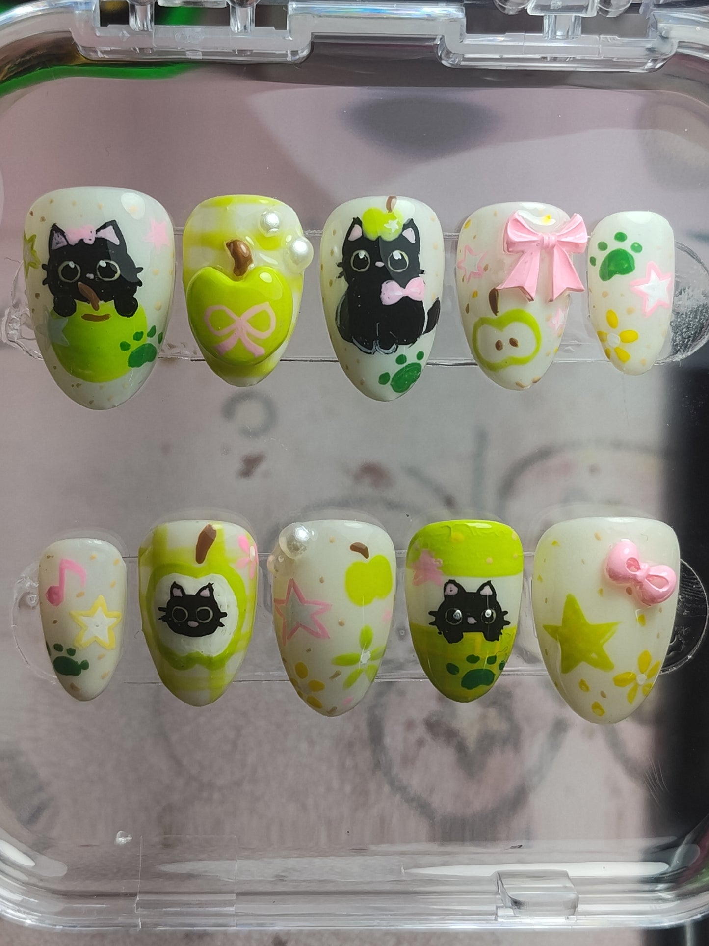 "Green Apple Kitties" Press Ons