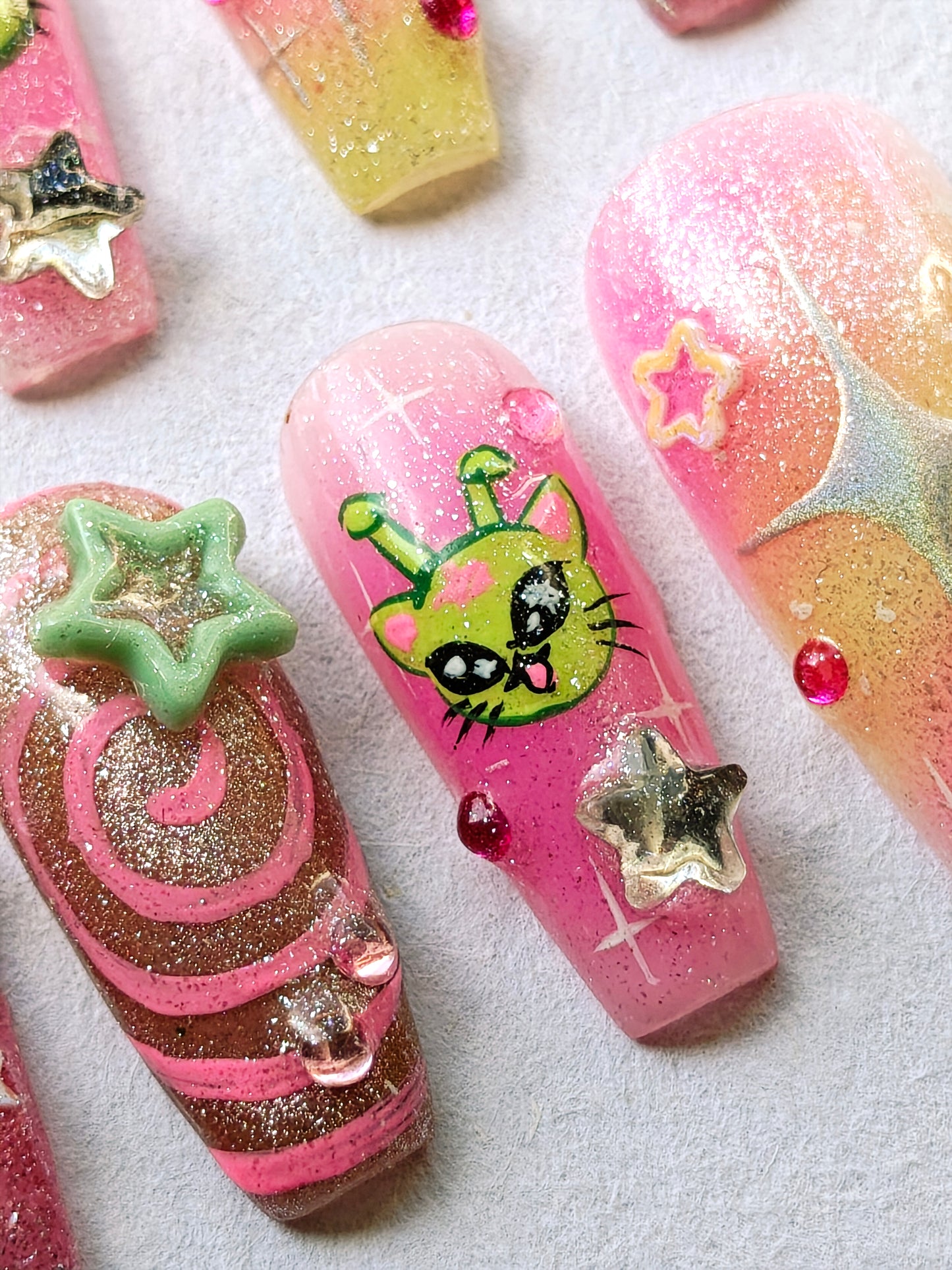 "alien cutie" press ons