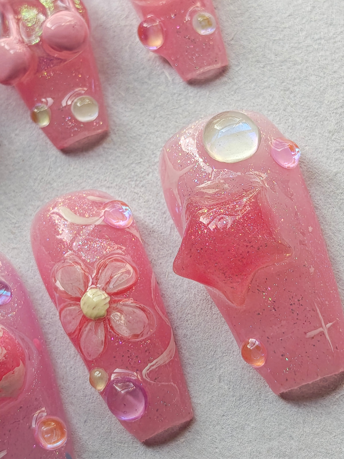 "Fishbowl Fantasy" press ons